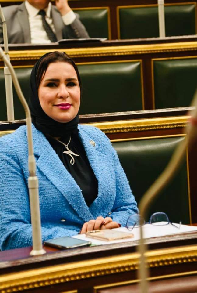 النائبة نيفين الكاتب تتقدم بطلب إحاطة بشأن إضافة أبناء عمال اليومية على بطاقات التموين